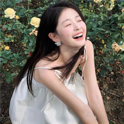 女人莲心海报
