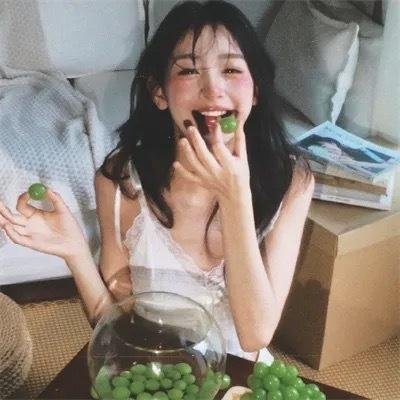 伪情半生海报